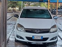 Bianco Usata 2009 Opel Astra GTC Coupé | 1300 € (Ottimo prezzo)
