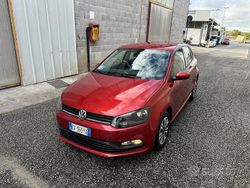 Rosso Usata 2016 VW Polo Trendline Tre volumi | 5990 € (Super prezzo)