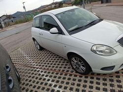 Bianco Usata 2010 Lancia Ypsilon Platinum Due volumi | 2600 € (Super prezzo)