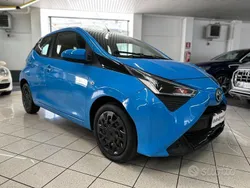 Azzurro Usata 2019 Toyota Aygo Business Edition Due volumi | 9990 € (Buon prezzo)