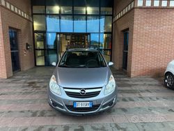 Grigio Usata 2009 Opel Corsa Cosmo Tre volumi | 3900 € (Buon prezzo)