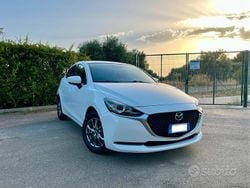 Bianco Usata 2020 Mazda 2 Due volumi | 13.950 € (Molto cara)