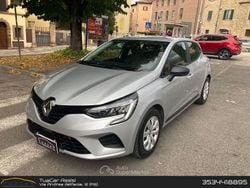 Argento Usata 2023 Renault Clio V Techno Tre volumi | 13.950 € (Buon prezzo)