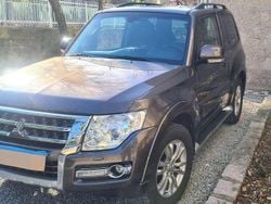 Grigio Usata 2017 Mitsubishi Pajero Instyle SUV | 23.800 € (Buon prezzo)
