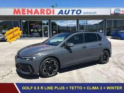 Grigio Nuova 2025 VW Golf R-line Plus Tre volumi | 34.950 € (Buon prezzo)