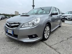Argento Usata 2011 Subaru Legacy Comfort Station wagon | 3900 € (Ottimo prezzo)