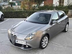 Grigio Usata 2015 Alfa Romeo Giulietta Distinctive Tre volumi | 6800 € (Super prezzo)