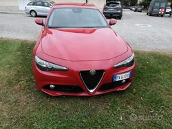 Rosso Usata 2017 Alfa Romeo Giulia Tre volumi | 14.800 €