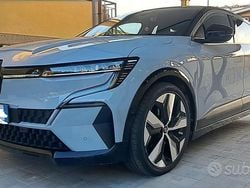 Grigio Usata 2023 Renault Megane E-Tech Techno Tre volumi | 25.000 €