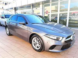 Grigio Usata 2019 Mercedes A180 Tre volumi | 18.500 € (Super prezzo)