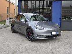 Blu/azzurro Usata 2023 Tesla Model Y Performance SUV | 39.999 € (Ottimo prezzo)