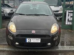 Nero Usata 2016 Fiat Punto Lounge Tre volumi | 5900 € (Buon prezzo)