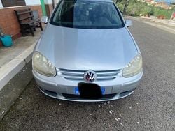 Grigio Usata 2004 VW Golf V Tre volumi | 2480 € (Buon prezzo)