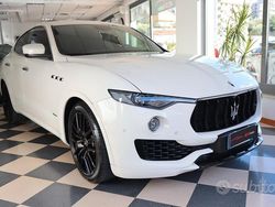Bianco Usata 2017 Maserati Levante SUV | 41.000 € (Cara)