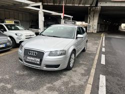 Grigio Usata 2005 Audi A3 Attraction Tre volumi | 2800 € (Buon prezzo)