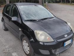 Nero Usata 2007 Ford Fiesta Titanium Tre volumi | 700 € (Buon prezzo)