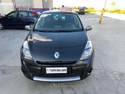 Nero Usata 2011 Renault Clio II Tre volumi | 5300 € (Molto cara)