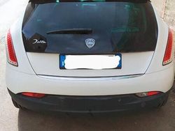 Bianco Usata 2010 Lancia Delta Due volumi | 3500 € (Buon prezzo)