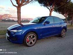 Blu/azzurro Usata 2018 Maserati Levante SUV | 27.990 € (Cara)
