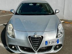 Grigio Usata 2013 Alfa Romeo Giulietta Exclusive Due volumi | 3500 € (Super prezzo)
