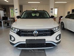 Beige Usata 2023 VW T-Roc Life SUV | 23.100 € (Buon prezzo)