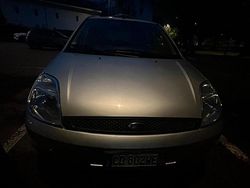Grigio Usata 2002 Ford Fiesta Due volumi | 1000 € (Super prezzo)