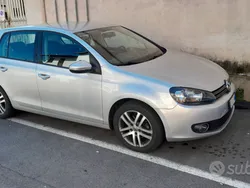 Usata 2011 VW Golf VI Highline Tre volumi | 5700 € (Buon prezzo)