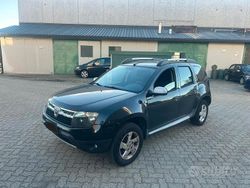 Nero Usata 2011 Dacia Duster Lauréate SUV | 5200 € (Molto cara)