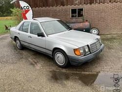 Argento Usata 1987 Mercedes 300 Tre volumi | 3740 €