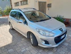 Grigio Usata 2013 Peugeot 308 Station wagon | 3800 € (Buon prezzo)