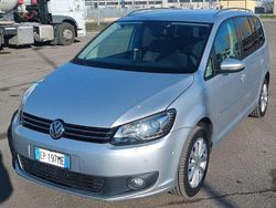 Argento Usata 2012 VW Touran Highline Monovolume | 5300 € (Buon prezzo)