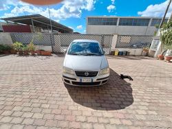 Grigio Usata 2006 Fiat Idea Monovolume | 2800 € (Buon prezzo)