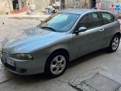 Usata 2005 Alfa Romeo 147 Due volumi | 700 € (Super prezzo)