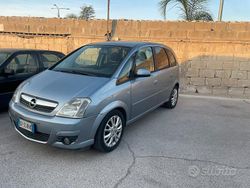 Grigio Usata 2009 Opel Meriva Monovolume | 2200 € (Buon prezzo)
