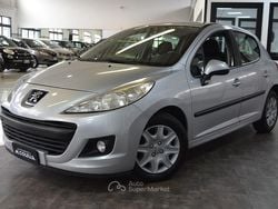 Argento Usata 2010 Peugeot 207 Tre volumi | 2990 € (Buon prezzo)