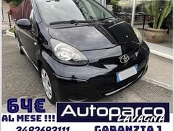 Nero Usata 2010 Toyota Aygo Due volumi | 4900 € (Buon prezzo)