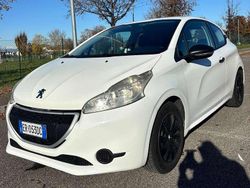 Bianco Usata 2013 Peugeot 208 Access Due volumi | 4000 € (Ottimo prezzo)