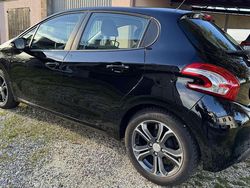 Usata 2015 Peugeot 208 Active Due volumi | 6500 € (Buon prezzo)