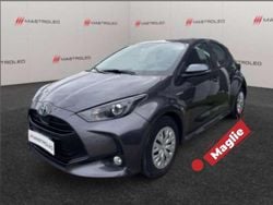 Grigio Usata 2021 Toyota Yaris Hybrid Business Edition Tre volumi | 16.900 € (Ottimo prezzo)