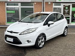 Bianco Usata 2012 Ford Fiesta Tre volumi | 3950 € (Buon prezzo)