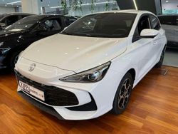 Bianco Nuova 2025 MG MG3 Luxury Due volumi | 21.800 € (Cara)