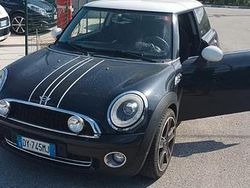 Nero Usata 2010 Mini Cooper Due volumi | 3500 € (Buon prezzo)