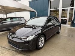 Nero Usata 2023 VW Golf VIII Life Tre volumi | 27.900 € (Buon prezzo)