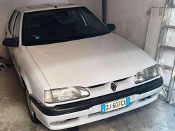 Bianco Usata 1995 Renault 19 Tre volumi | 2500 €