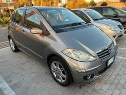Grigio Usata 2007 Mercedes A150 Tre volumi | 3200 € (Buon prezzo)