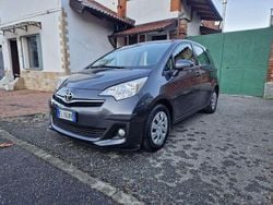 Grigio Usata 2012 Toyota Verso-S Monovolume | 6200 € (Buon prezzo)