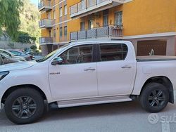 Bianco Usata 2020 Toyota HiLux Executive Pick-up | 37.000 € (Cara)