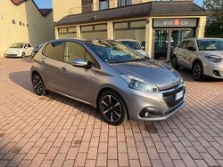 Argento Usata 2019 Peugeot 208 Signature Sky Due volumi | 7370 € (Ottimo prezzo)