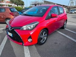 Rosso Usata 2016 Toyota Yaris Hybrid Edition Due volumi | 11.950 € (Molto cara)