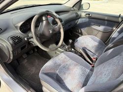 Usata 2001 Peugeot 206 Tre volumi | 1600 € (Buon prezzo)